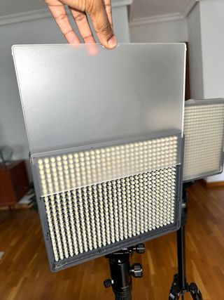 Luz LED Aputure Amaran HR672W