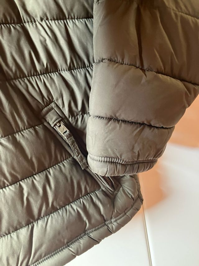 Giacca imbottita Hollister con cappuccio