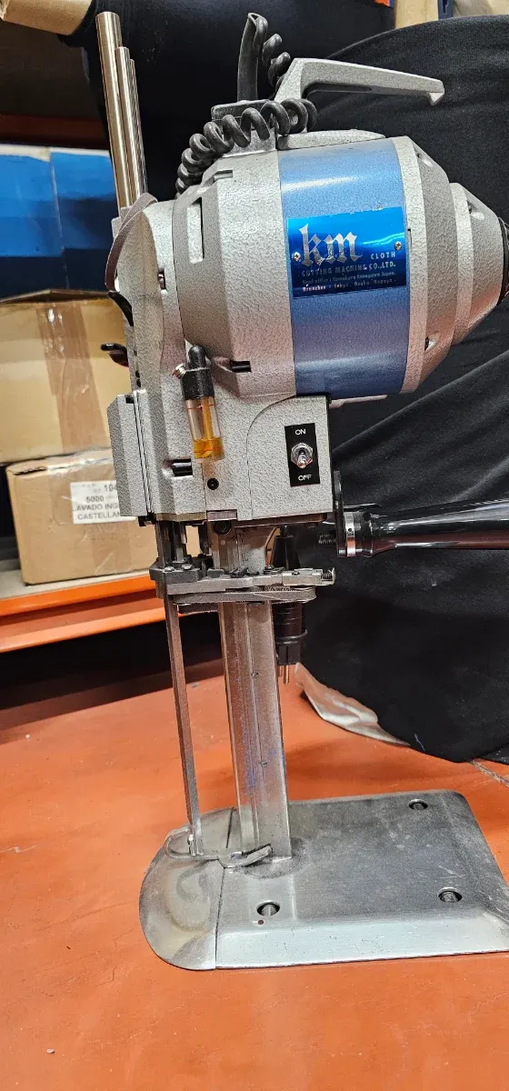 Máquina de corte vertical KM 10