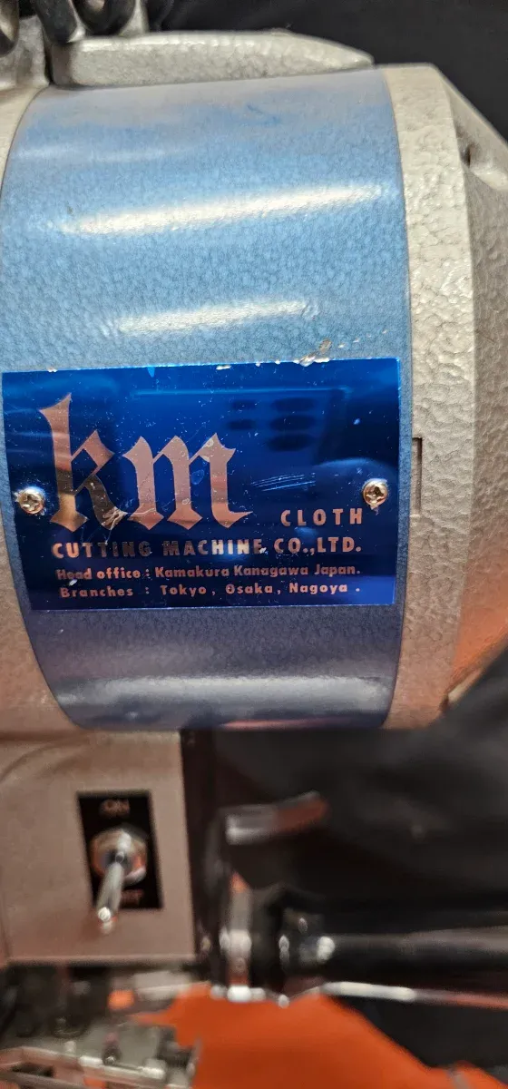 Máquina de corte vertical KM 10