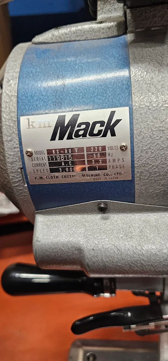 Máquina de corte vertical KM 10