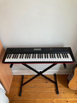 Teclado Korg Kross
