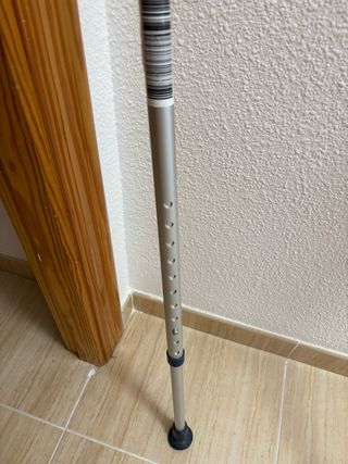 Muleta ajustable plateada