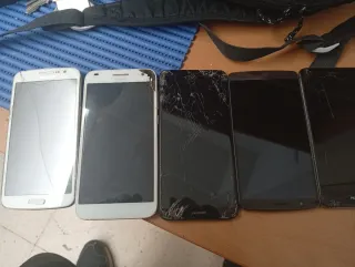 Teléfono Samsung Blanco y Negro