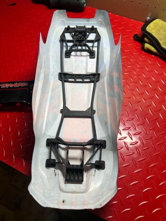 Scocca Traxxas E-Revo 1/8