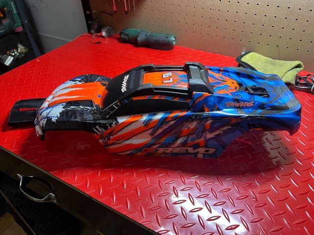Scocca Traxxas E-Revo 1/8