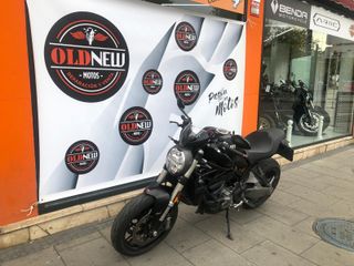 DUCATI MONSTER 821 DARK