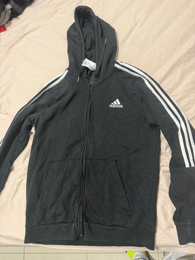 Sudadera Adidas con cremallera y capucha