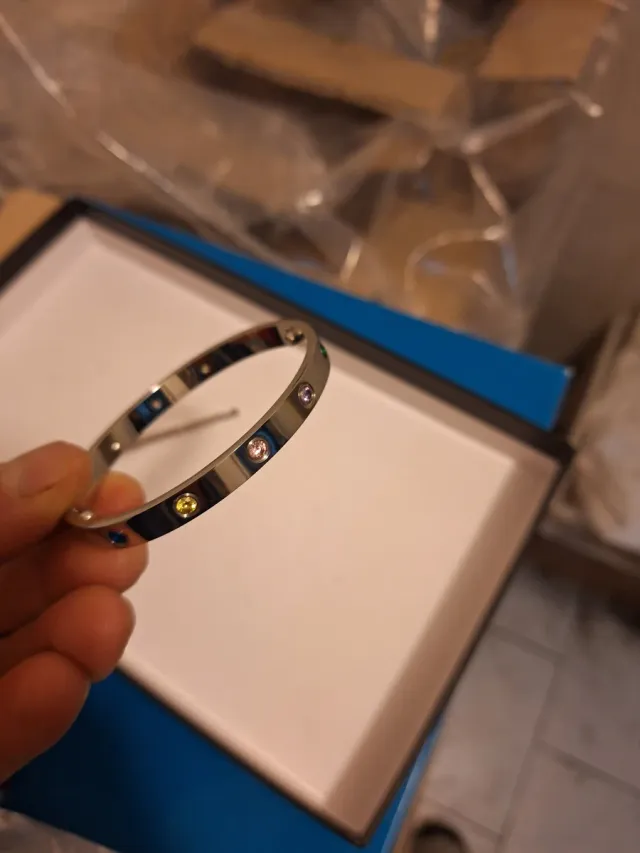 Bracciale con zirconi colorati