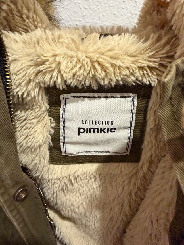 Chaqueta Pimkie verde militar con capucha de pelo