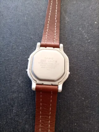 Relojes: Casio LA-670W, Casio LA-11W y  Lotus 7776