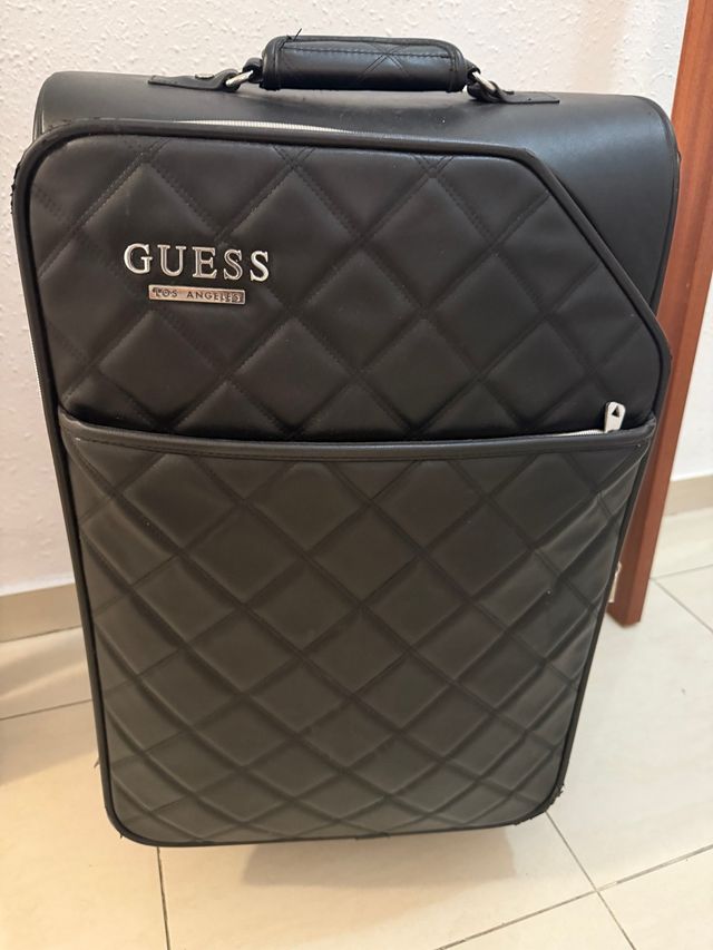 Maleta Guess acolchada negra
