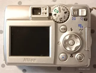 Nikon COOLPIX 4600 Fotocamera Digitale Argento