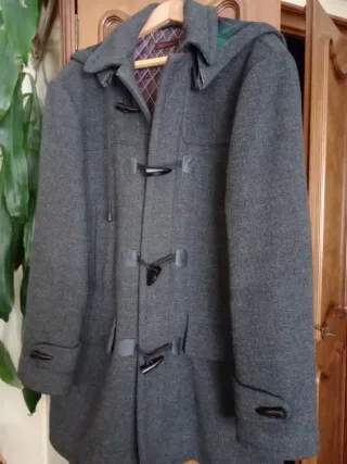 Abrigo Chaquetón con Capucha Gris