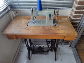 Máquina de coser Wertheim Rápida Retro