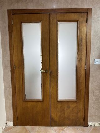 vendo 11 Puertas de roble macizas de 72cms.