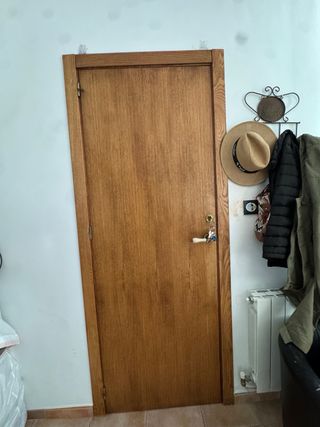 vendo 11 Puertas de roble macizas de 72cms.
