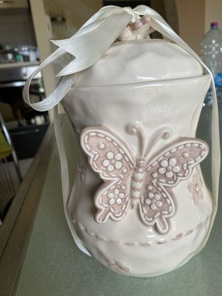 Biscottiera in ceramica con farfalla