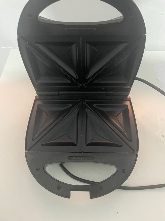 Torradeira/Sanduicheira Carrefour Home — Perfeita