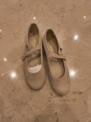 Zapatos niña Merceditas beige talla 37