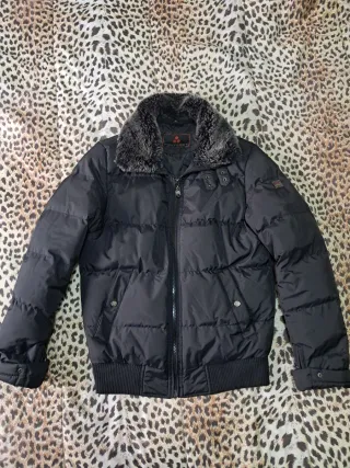 Giubbotto Peuterey nero con pelliccia