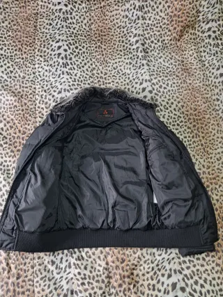 Giubbotto Peuterey nero con pelliccia