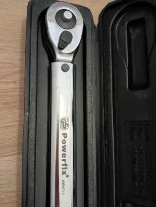 Llave dinamométrica Powerfix 42-210 Nm