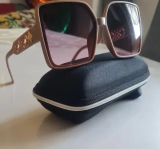 Occhiali da donna rosa e viola