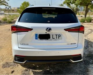 Lexus NX 300h estado impecable