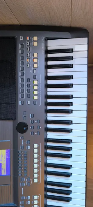 Teclado Yamaha PSR-S670