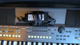 Teclado Yamaha PSR-S670