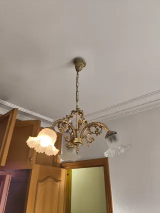 Lámpara de techo antigua dorada