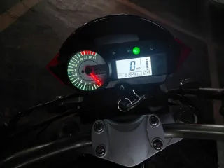 Hyosung GT 125 Comet Roja