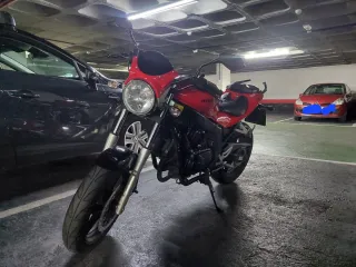 Hyosung GT 125 Comet Roja