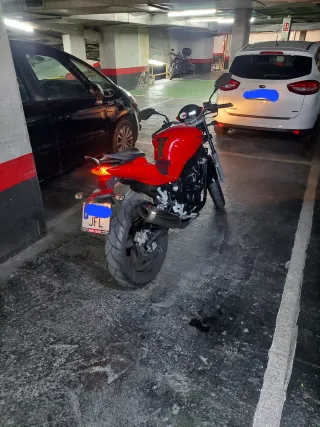 Hyosung GT 125 Comet Roja