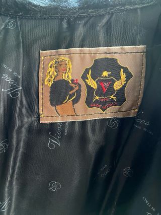 Abrigo de pelo sintético negro 