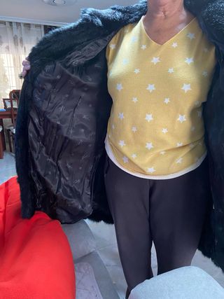 Abrigo de pelo sintético negro 