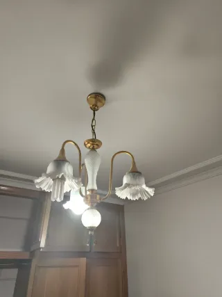 Lámpara de techo antigua dorada