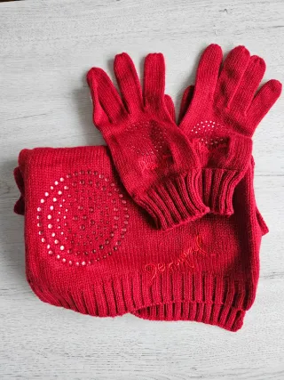 Bufanda y Guantes Desigual Rojos