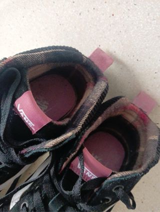 Botas Vans de piel negras y blancas