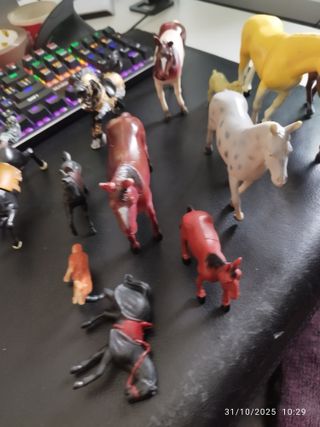 Lote figuras plástico caballos