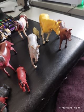 Lote figuras plástico caballos