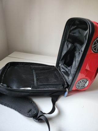 Zaino per bambini rosso a forma di auto