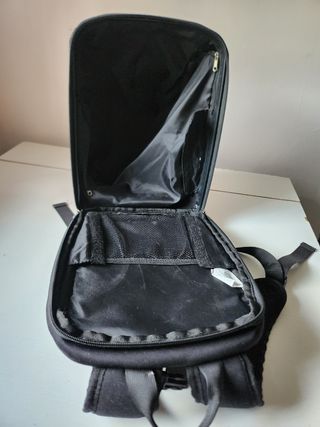 Zaino per bambini rosso a forma di auto