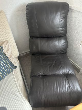 Sillón de piel negro