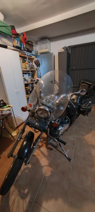 Moto Custom Negra. Vulkan 800 VN Año 1997. Clásica