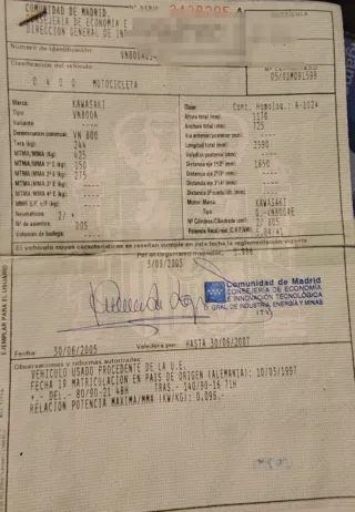 Moto Custom Negra. Vulkan 800 VN Año 1997. Clásica