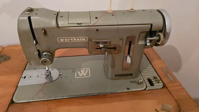 Máquina de costura Wertheim