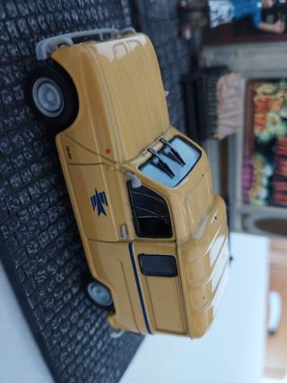 Maqueta furgoneta 4F con Diorama Panadería.