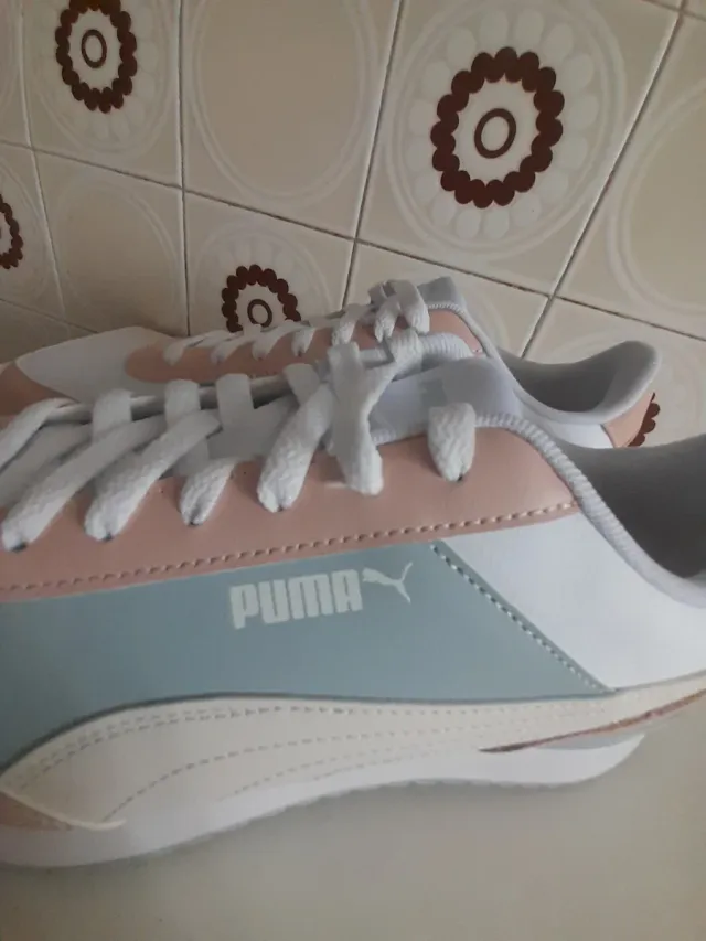 Zapatillas Puma Talla 45 Rosa y Blanco